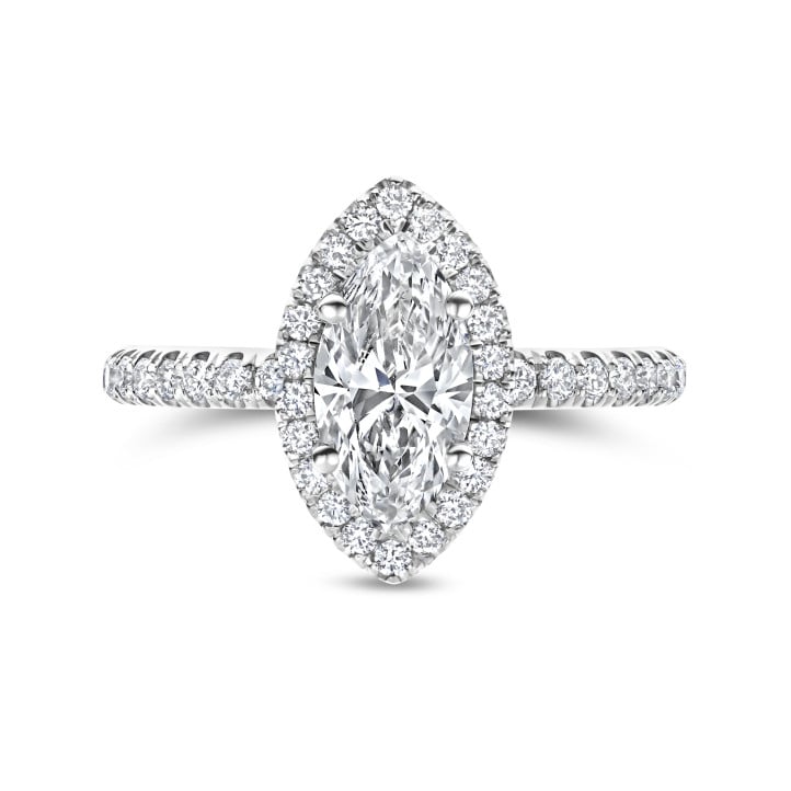 2.50 carats bague solitaire de type auréole avec un diamant de laboratoire marquise en or blanc avec diamants de laboratoire ronds