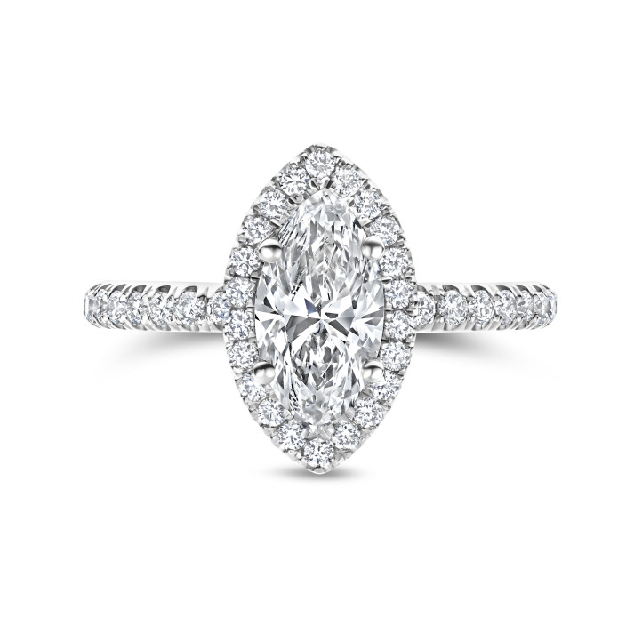 2.50 carats bague solitaire de type auréole avec un diamant de laboratoire marquise en or blanc avec diamants de laboratoire ronds