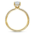 2.00 carats bague solitaire avec un diamant marquise et un halo caché en or jaune