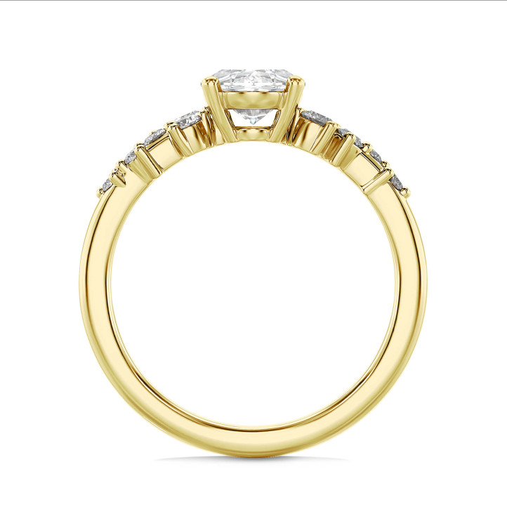 2.00 carat bague solitaire en grappe avec un diamant ovale en or jaune