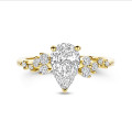 Bague solitaire en or jaune de 1.00 carat avec un diamant taille poire
