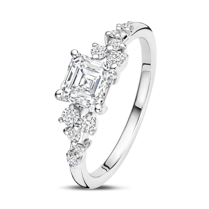 Bague solitaire en grappe de 1.00 carat en or blanc avec un diamant taille Asscher 
