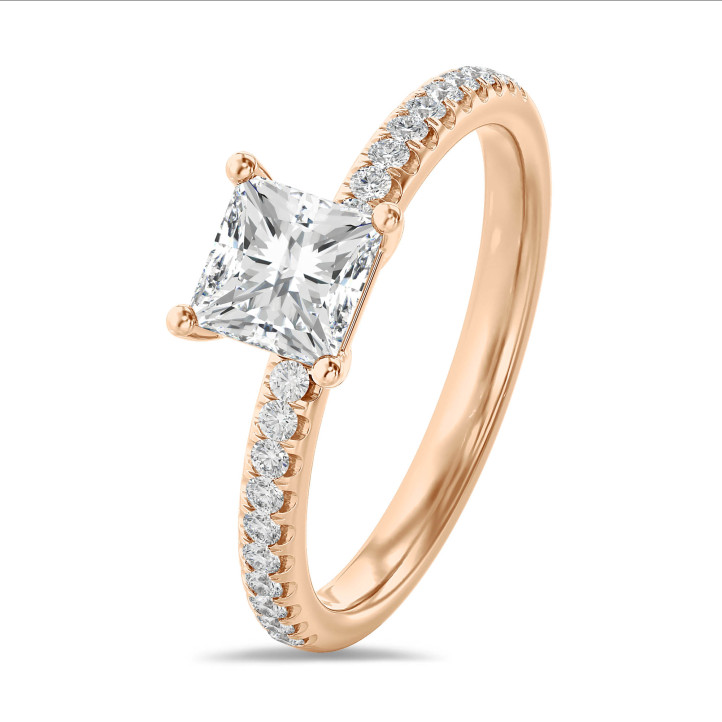 Anello solitario da 2,00 carati con diamante princess in oro rosso con diamanti laterali