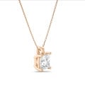 Pendente con solitario in oro rosso e diamante princess coltivato in laboratorio da 3,00 carati