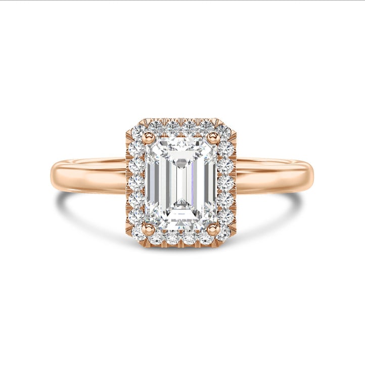 Anello solitario halo da 1,20 carati con diamante taglio smeraldo coltivato in laboratorio in oro rosso con diamanti rotondi coltivati in laboratorio