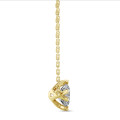 Pendente solitario da 2,50 carati in oro giallo con diamante rotondo