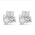 Orecchini trilogy in oro bianco con diamanti da 6,00 carati