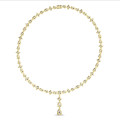 Collana con diamante da 24,70 carati coltivato in laboratorio in oro giallo con pendente staccabile