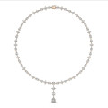 Collana con diamante da 24,70 carati coltivato in laboratorio in oro rosso con pendente staccabile
