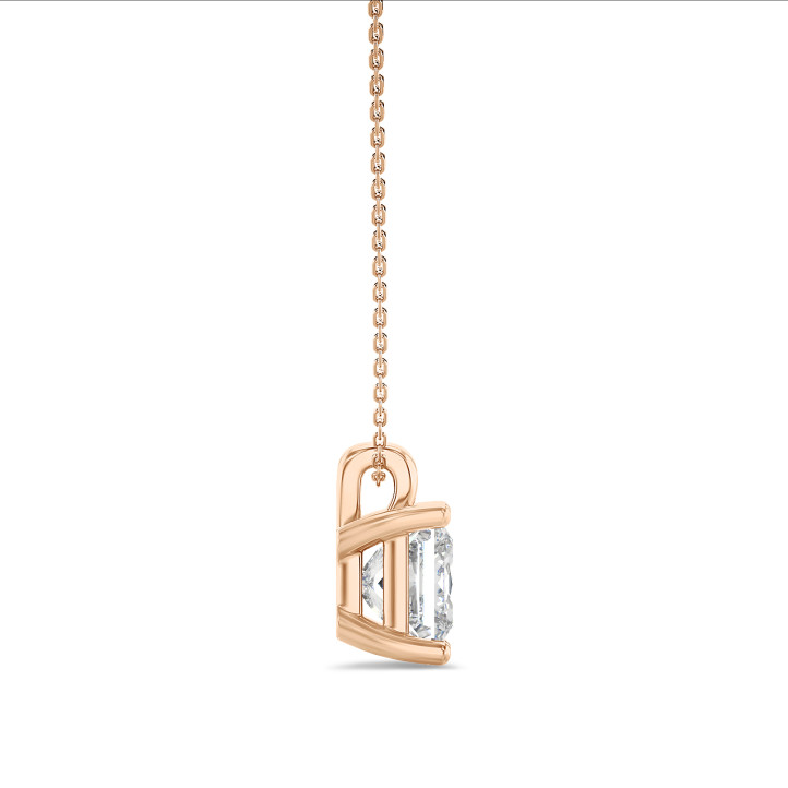 Pendente con solitario in oro rosso da 5,00 carati con diamante princess