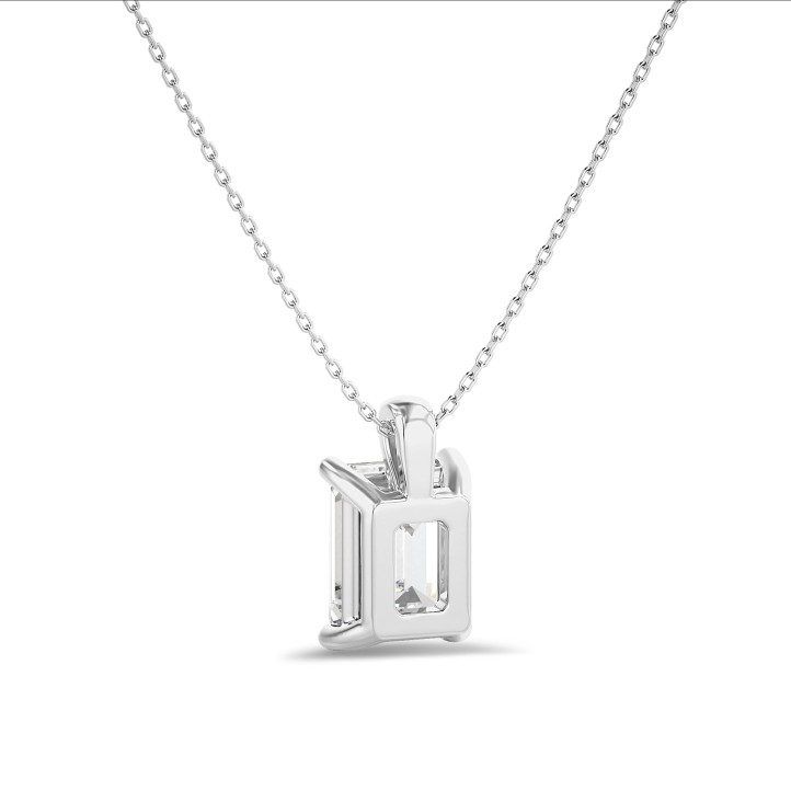 Pendente solitario da 5,00 carati in oro bianco con diamante taglio smeraldo coltivato in laboratorio