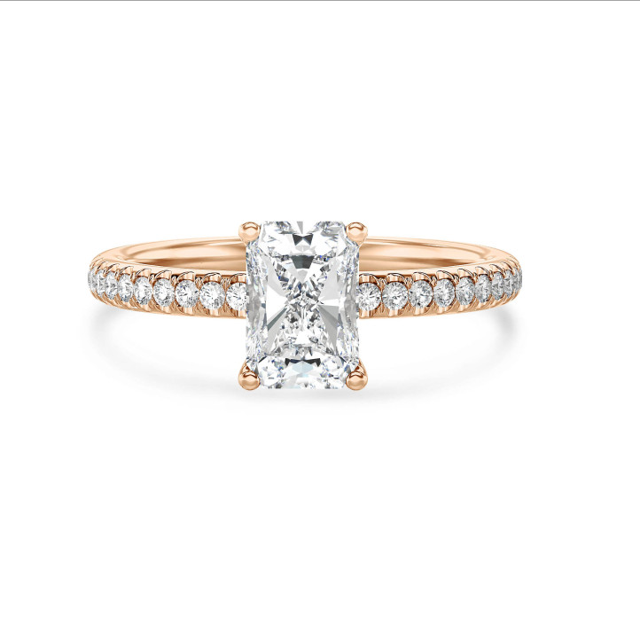 Anello solitario da 2,00 carati con diamante a taglio brillante coltivato in laboratorio in oro rosso e diamanti laterali coltivati in laboratorio