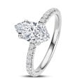 Anello solitario da 1,00 carati con diamante marquesa in oro bianco con diamanti laterali