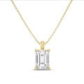 5.00カラットのソリティア、人工エメラルドカットダイヤモンドペンダント、イエローゴールド