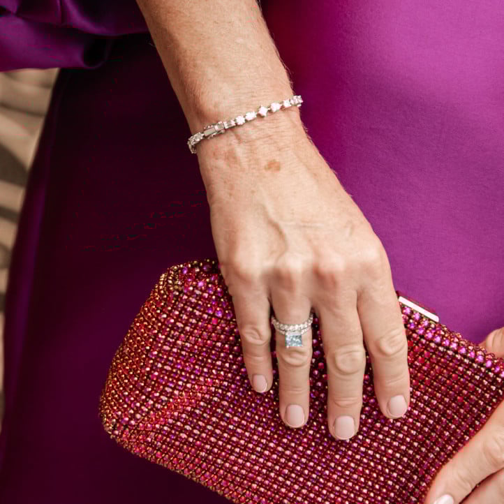 7.50カラットの人工ダイヤモンドのブレスレット（ホワイトゴールド製）