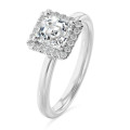 3.00カラットのソリティア・ハローリング、ホワイトゴールドにダイヤモンドのラウンドカットをあしらったアッシャーカットダイヤモンド