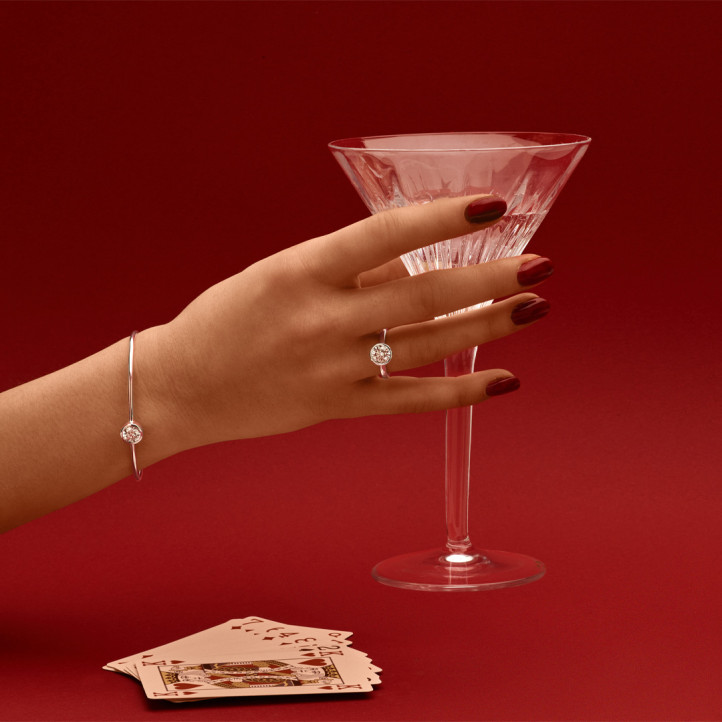 5.00カラットのソリティアリング、ホワイトゴールドにラウンドカットの人工ダイヤモンド