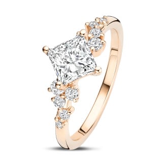 1.20カラットのプリンセスカットダイヤモンドをあしらったレッドゴールドのソリテールクラスターリング