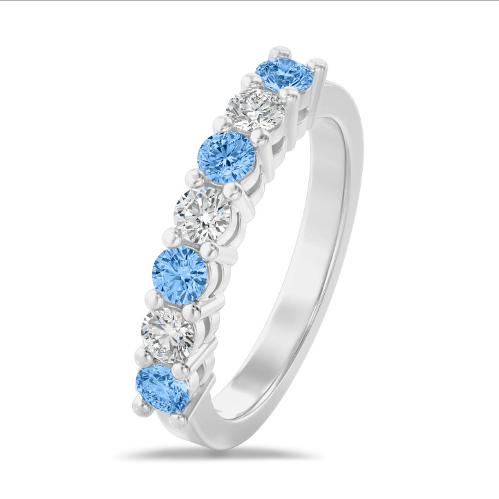 0.70캐럿 블루와 화이트 다이아몬드가 세팅된 화이트 골드 반지