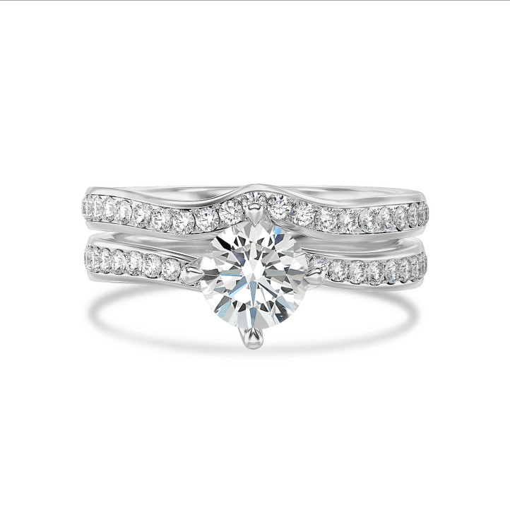 1.50캐럿 솔리테어 다이아몬드 반지(플래티넘 소재)에 사이드 다이아몬드 장식