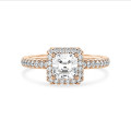 1.50캐럿 솔리테어 할로 링에 레드 골드와 라운드 다이아몬드가 세팅된 아셔 컷 다이아몬드