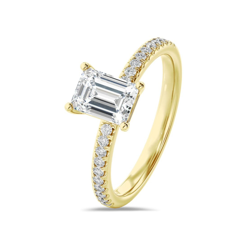 Solitaire diamond ring