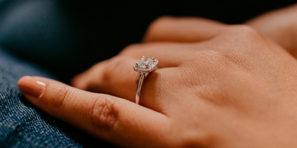 Solitaire diamond ring