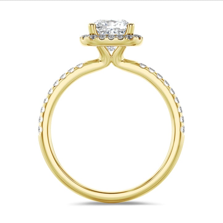 3.00 karaat halo solitaire ring met een lab grown cushion diamant in geel goud met ronde lab grown diamanten