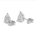 3.00 karaat solitaire oorbellen in wit goud met peervormige diamanten