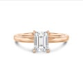 1.00 karaat solitaire ring met een lab grown emerald cut diamant in rood goud