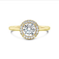 1.20 karaat halo solitaire ring in geel goud met ronde lab grown diamanten