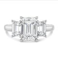4.40 karaat trilogie ring in platina met emerald cut diamanten