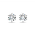 4.00 karaat solitaire oorbellen in wit goud met ronde lab grown diamanten