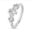 1.60 karaat trilogie ring in witgoud met ronde lab grown diamanten