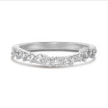 0.12 karaat eternity ring in witgoud met ronde diamanten