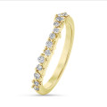 0.12 karaat eternity ring in geelgoud met ronde diamanten