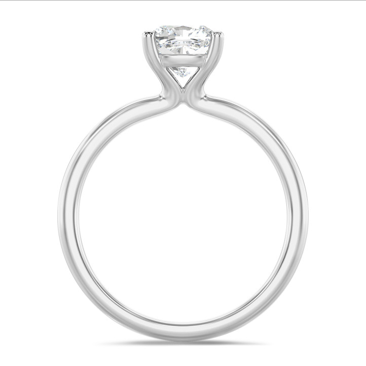 5.00 karaat solitaire ring met een cushion diamant in wit goud
