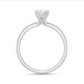 5.00 karaat solitaire ring met peervormige diamant in wit goud