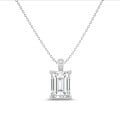 5.00 karaat solitaire hanger in wit goud met lab grown emerald cut diamant