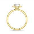 5.00 karaat halo solitaire ring in geel goud met ronde diamanten