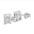 4.00 karaat solitaire oorbellen in wit goud met radiant cut diamanten