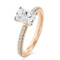1.20 karaat solitaire ring met een lab grown radiant cut diamant in rood goud en lab grown zijdiamanten