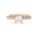 1.00 karaat solitaire ring met een asscher cut diamant en hidden halo in rood goud