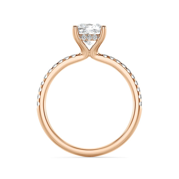 3.00 karaat solitaire ring met een lab grown cushion diamant en hidden halo in rood goud