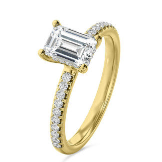 1.00 karaat solitaire ring met een lab grown emerald cut diamant en hidden halo in geel goud