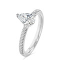 5.00 karaat solitaire ring met peervormige diamant en hidden halo in wit goud