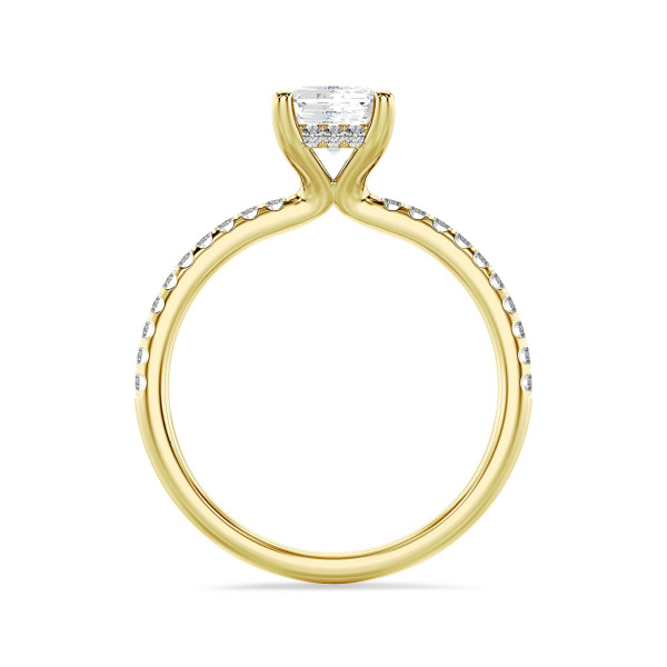 3.00 karaat solitaire ring met een lab grown radiant cut diamant en hidden halo in geel goud