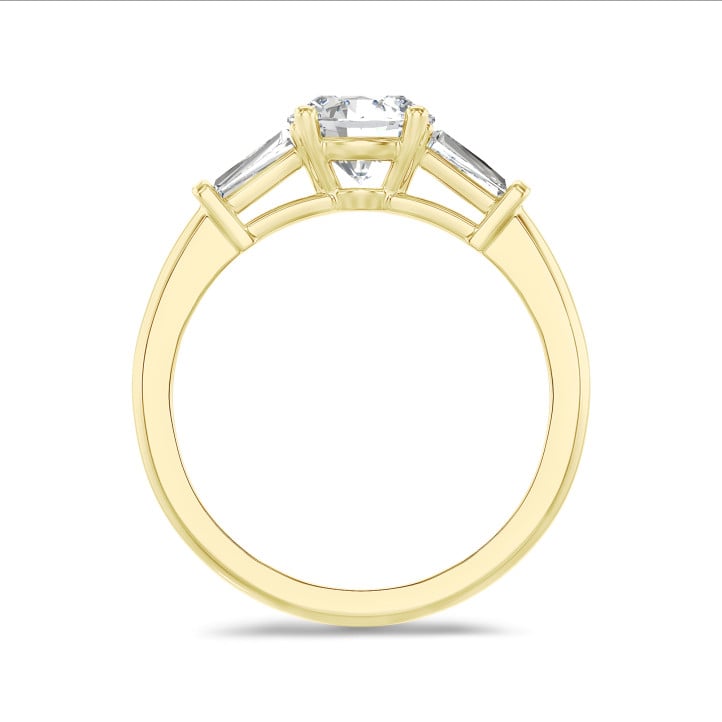 3.00 karaat trilogie ring in geelgoud met ronde lab grown diamant en conische lab grown baguettes