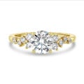 1.20 karaat solitaire clusterring in geelgoud met een ronde diamant