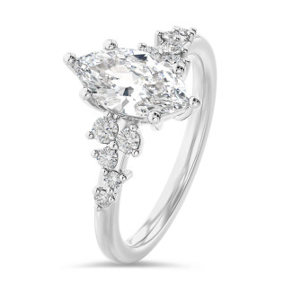 1.20 karaat solitaire clusterring in witgoud met marquise diamant